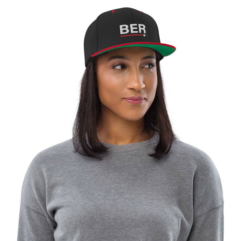 Bestickte Snapback-Kappe black / red Airport Snapback-Cap